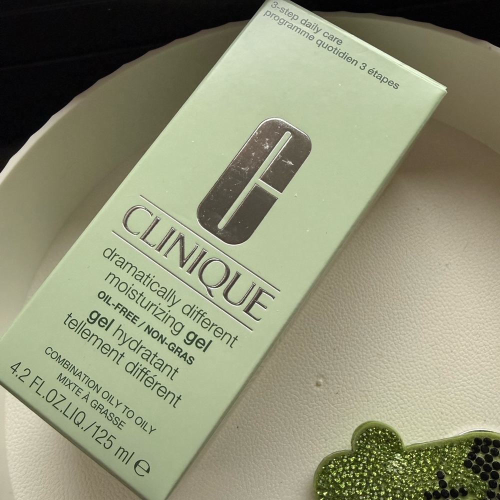 Clinique Dramatically Different Moisturizing Gel Oil Free